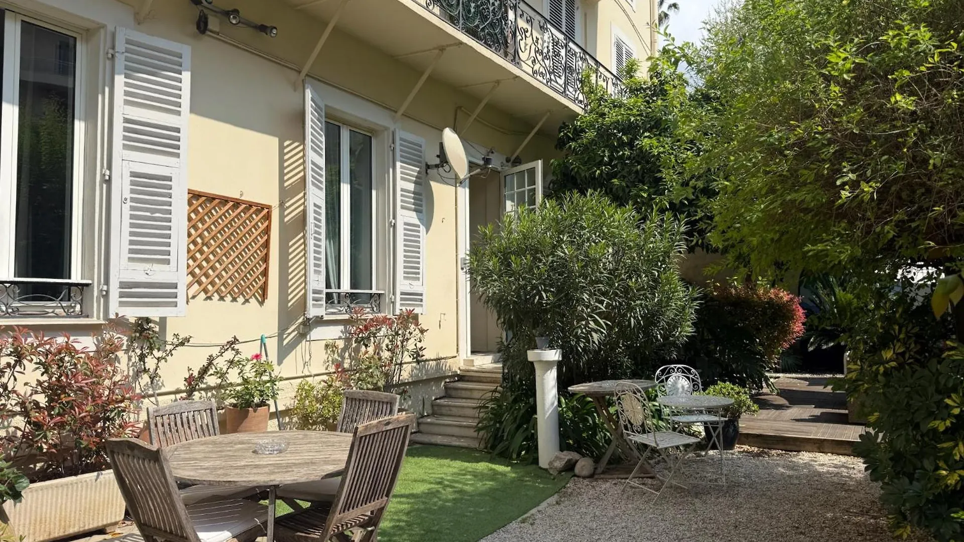 Nice Garden Hotel location